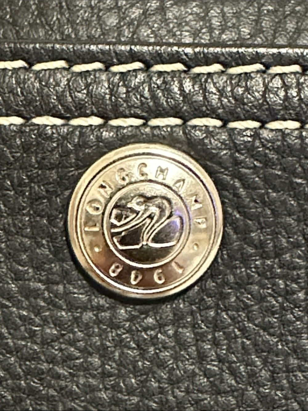 Longchamp Black Leather Shoulder Bag with Contrast Stitching - Picture 4 of 15